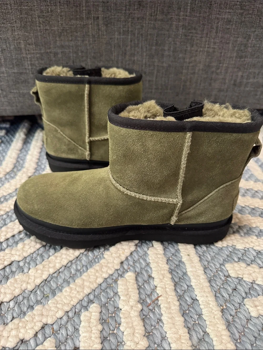 UGG Classic Zip Mini Olive Green Suede Ankle Boots Size 5